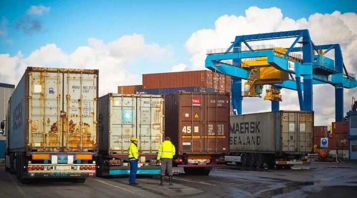 Choose the Right Logistics Partner